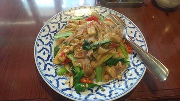 パッ・キーマオ（激辛タイ風うどん）