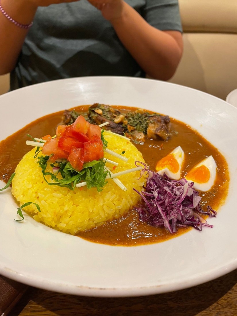 カリブチキンとナッツのスパイスカレー