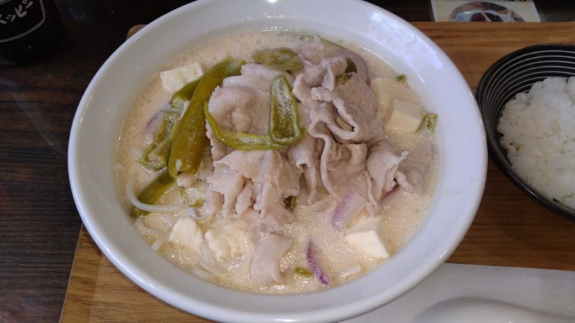 エマダツィビーフン 激辛