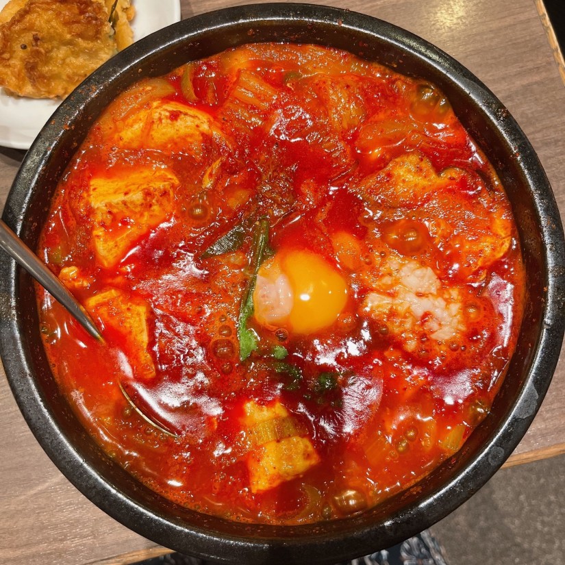 春雨キムチスンドゥブ 5辛