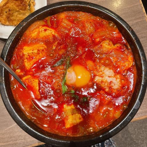 春雨キムチスンドゥブ 5辛