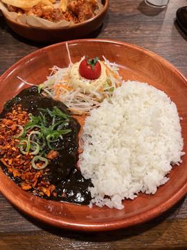 にんにく七味の黒麻辣バーグディッシュ