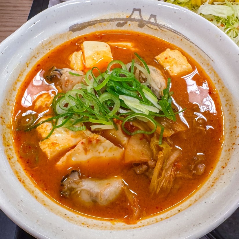 牡蠣入り牛豆腐キムチチゲ