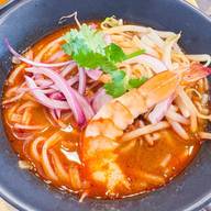 トムヤム海老汁そば(生米麺)
