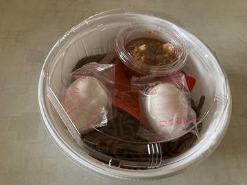 虎ノ門港屋監修冷たいダブル半熟玉子辛すぎラー油そば