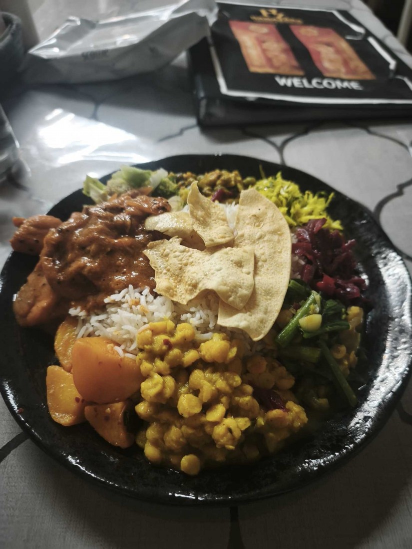 スリランカ料理 辛いのほしい？