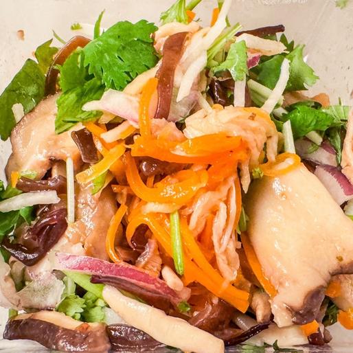 人参のソムタム風ときのこのパクチーサラダ