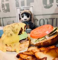 ブットジョロキアチリチーズバーガー 2辛