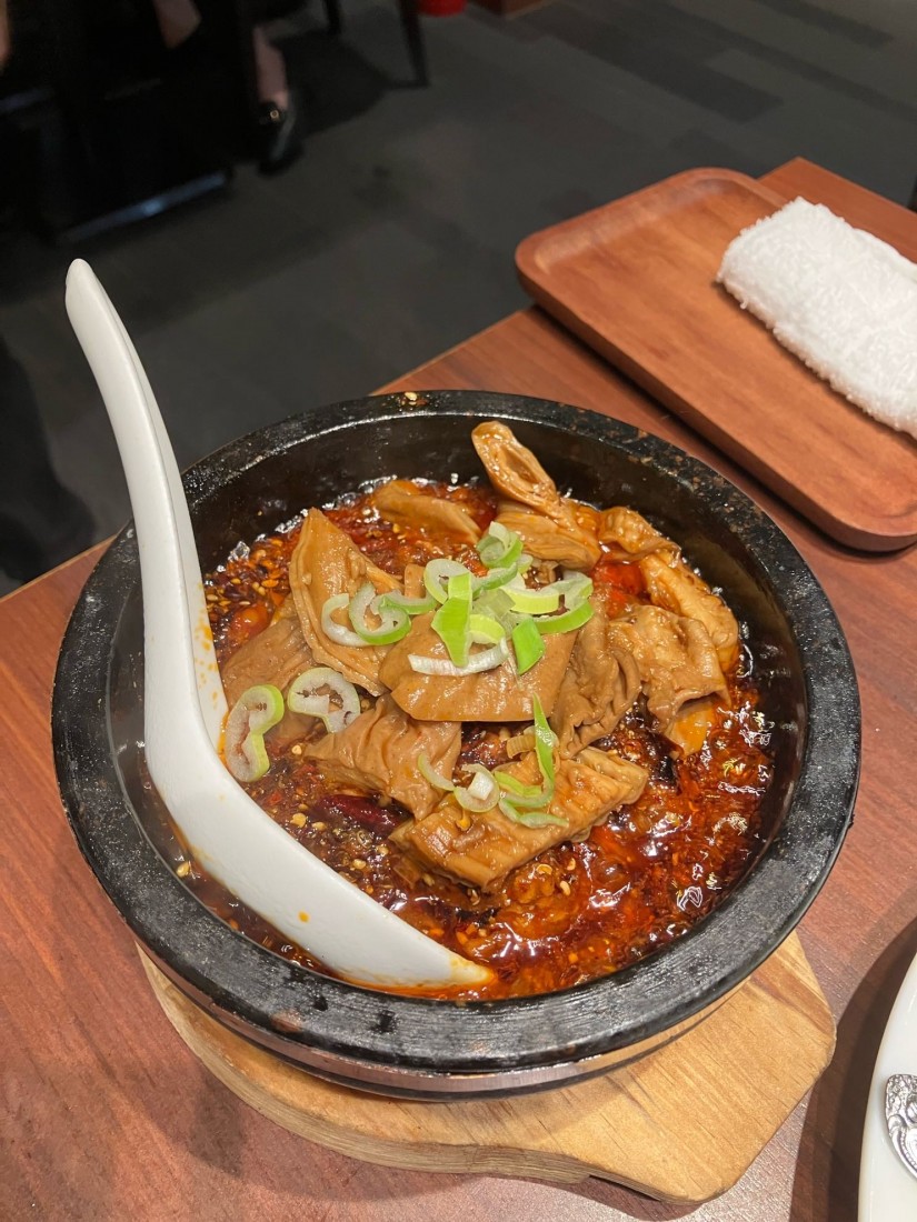 頂天石焼ホルモン麻婆豆腐 中辛