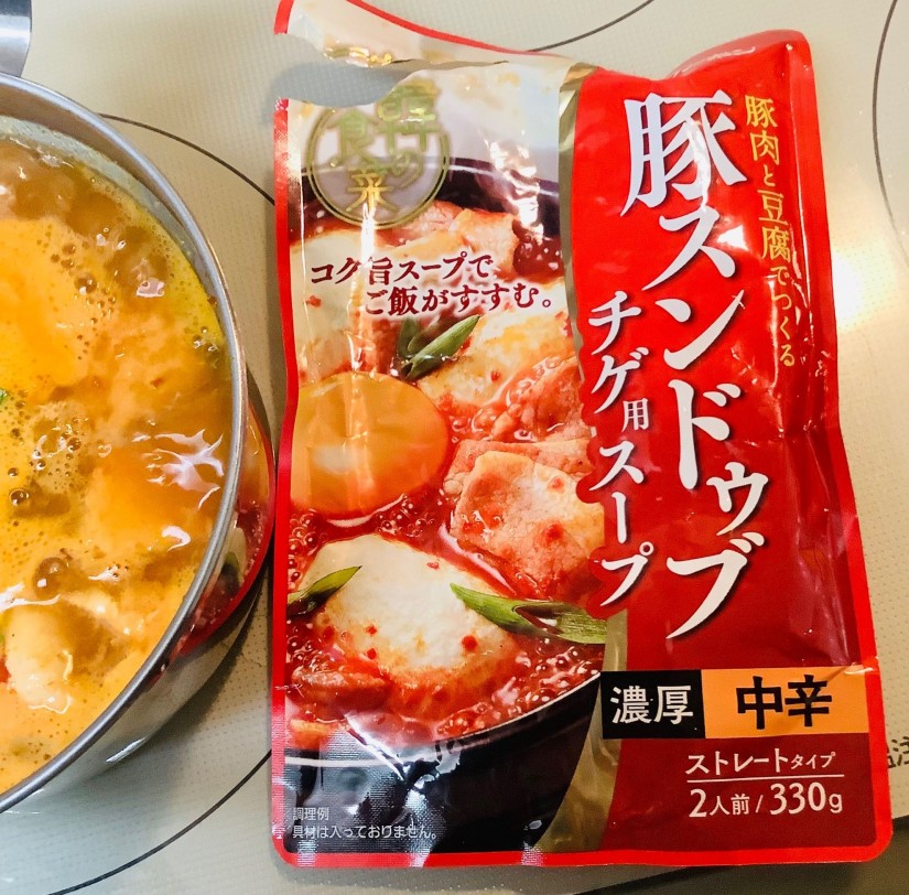 韓の食菜 豚スンドゥブチゲ用スープ 1.23KM - モランボン | 辛メーター