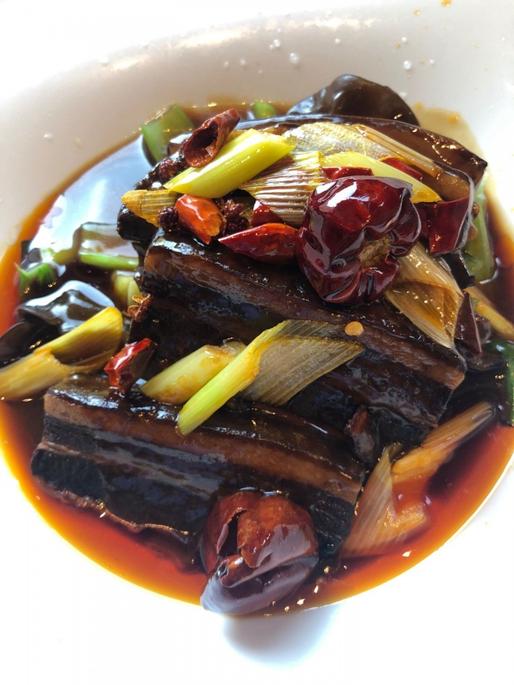 豚肉の角煮麻辣野菜添え