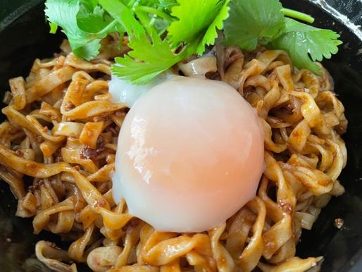 Q極の汁なし坦々麺