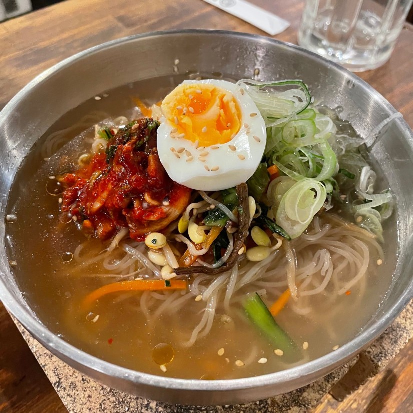  〆にピッタリ韓国冷麺