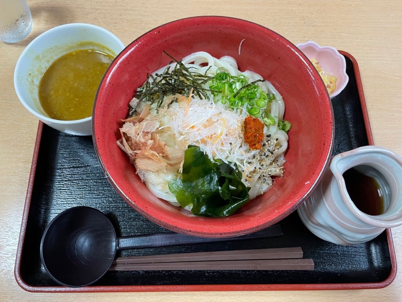 赤カレーぶっかけ（温）1.5玉