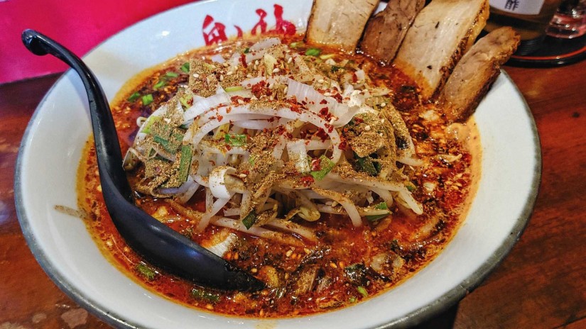 辛く痺れる味噌辣麺 カラ増しシビ増し