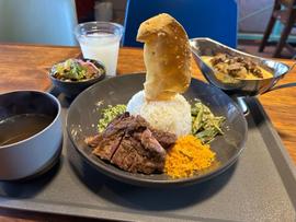 ビーフステーキカレー