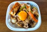月見旨辛すきやき牛丼