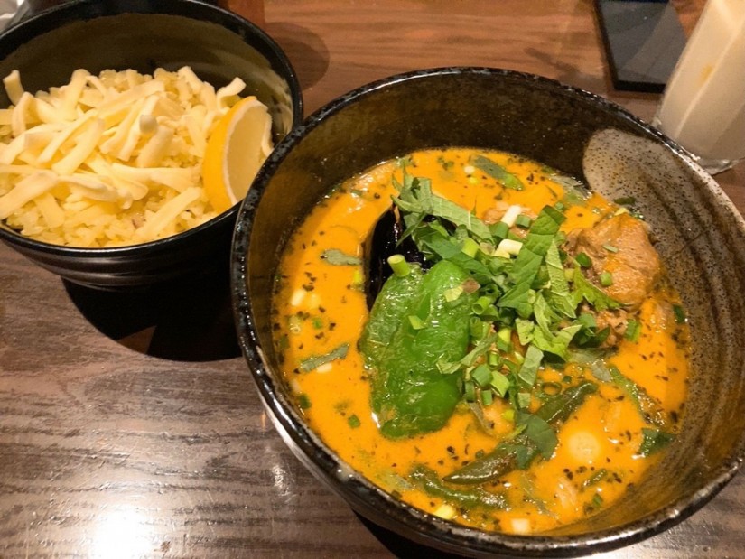 じっくり煮込んだラム肉とBlue Herb のカリー 5.トロンバス