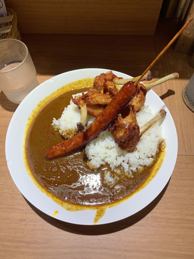 チキンとウィンナー1本カレー 辛 甘 又は 辛