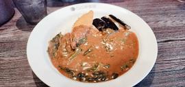 フィッシュフライ、ほうれん草、なすカレー 5辛