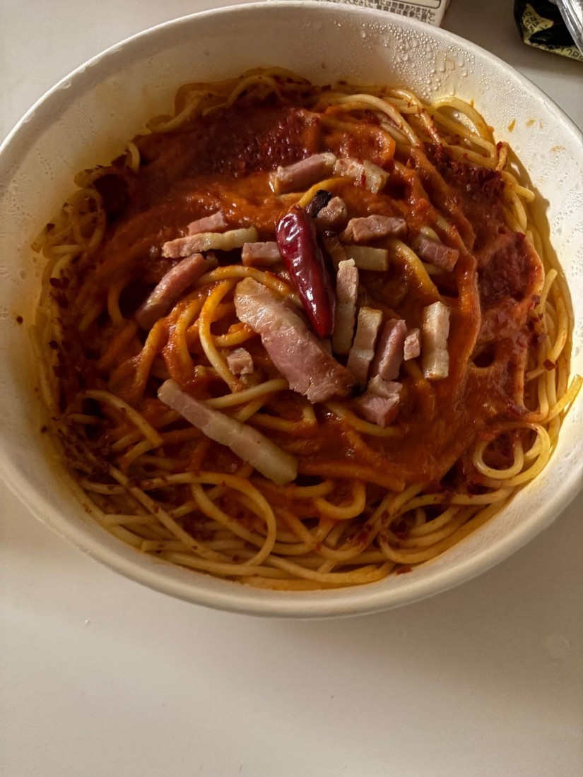 辛辛辛いトマトソースパスタ 激辛