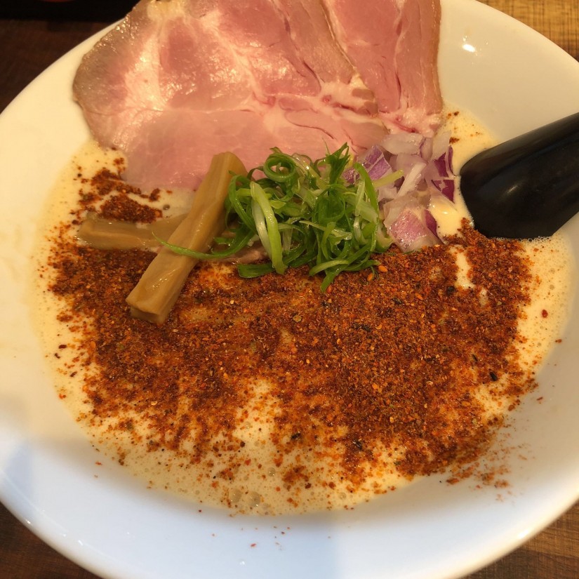 赤い衝撃煌みそらーめん