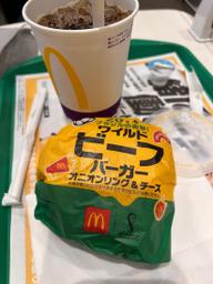 ワイルドビーフバーガー  オニオンリング＆チーズ ピリ辛