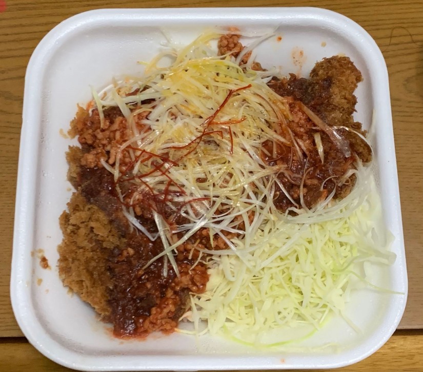 辛出汁チキンカツ丼