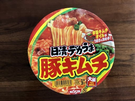 日清デカうま豚キムチ 辛旨