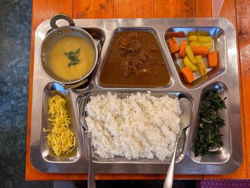 ダルバート(ネパールの定食)