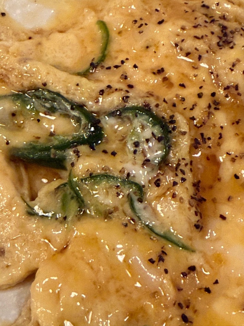 青唐辛子のピリ辛とろとろ卵炒め