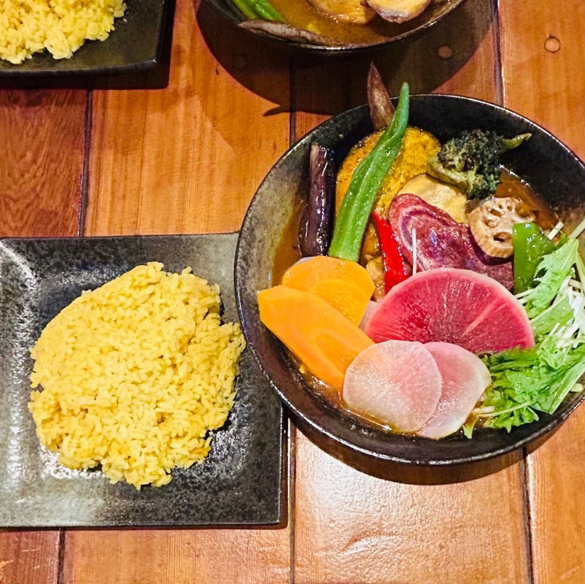 骨付きチキン 16品目野菜のスープカレー 30辛