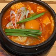 厚切り豚肉とキノコの赤スンドゥブ