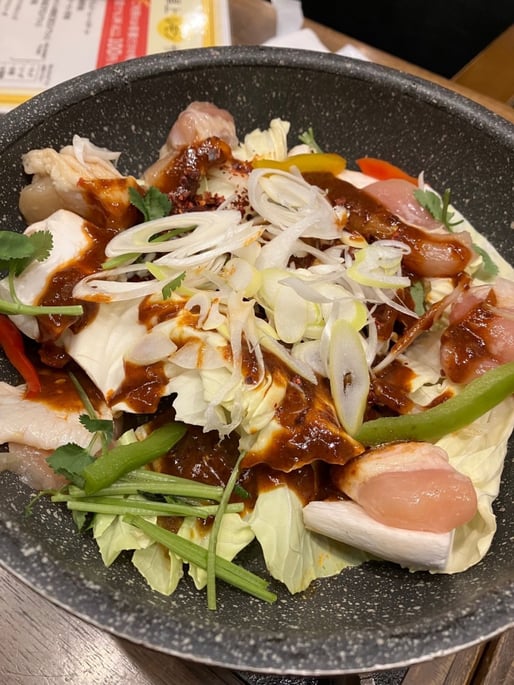 しび辛！ 汁なし火鍋 麻辣シャングォ