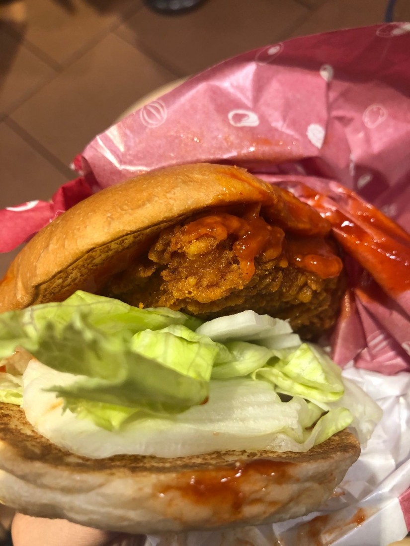 クレイジーホットチキンフィレバーガー