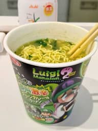 ルイージ激辛グリーンカレーラーメン 激辛