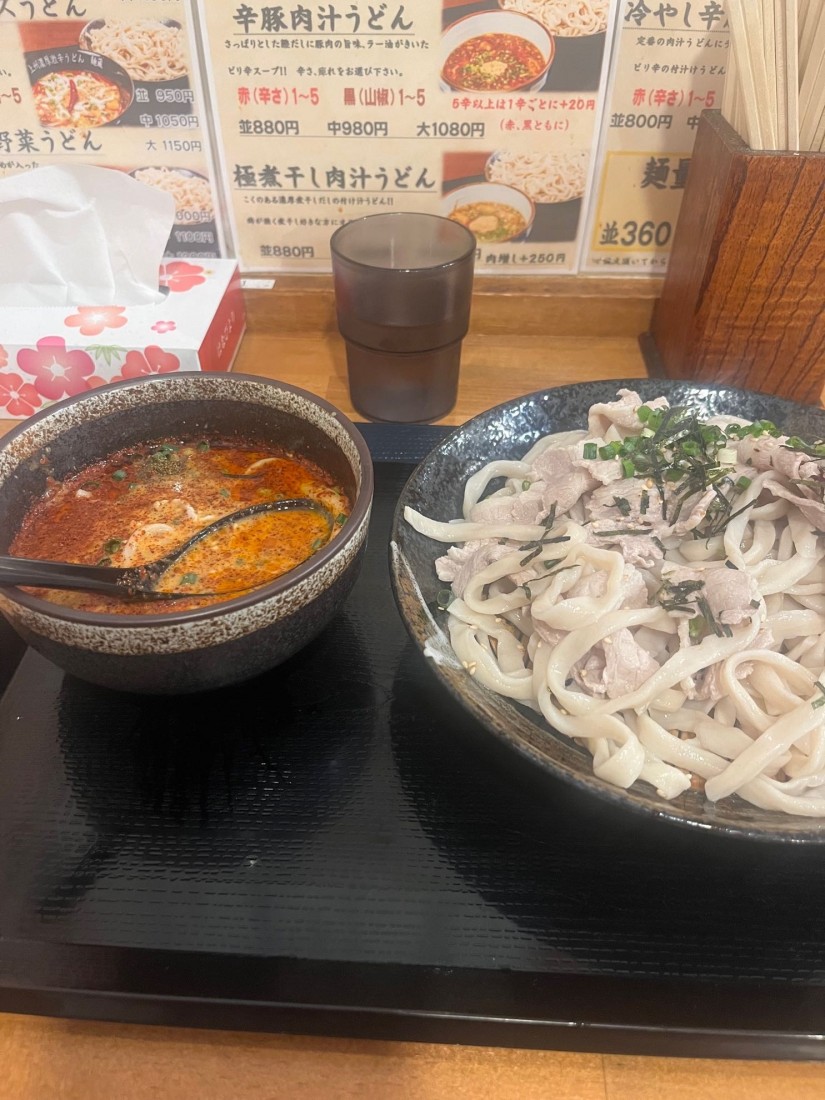 冷やし坦々豚しゃぶうどん 赤3 黒3