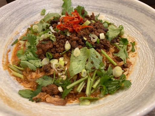 重慶汁なし担々麺 中辛