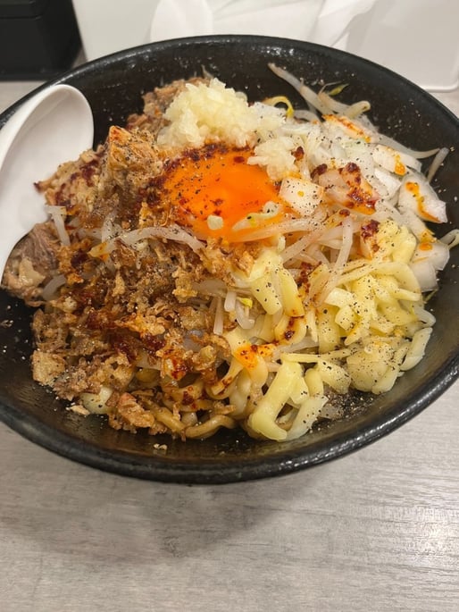 太麺もやしまぜそば 辛味追加