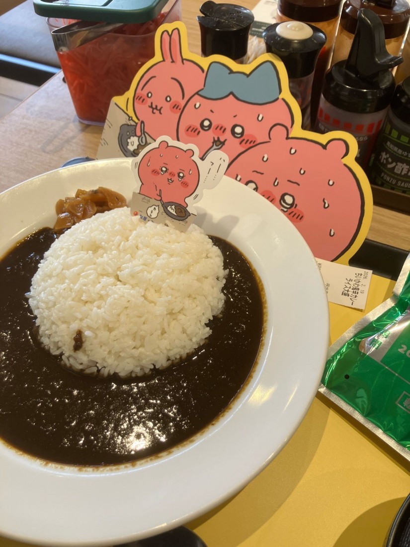 ちいかわの鬼辛カレー