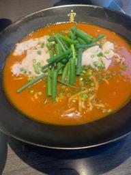 赤いかれー麺（激辛＋辛さアップ3倍） 限りなく4に近い3.9辛