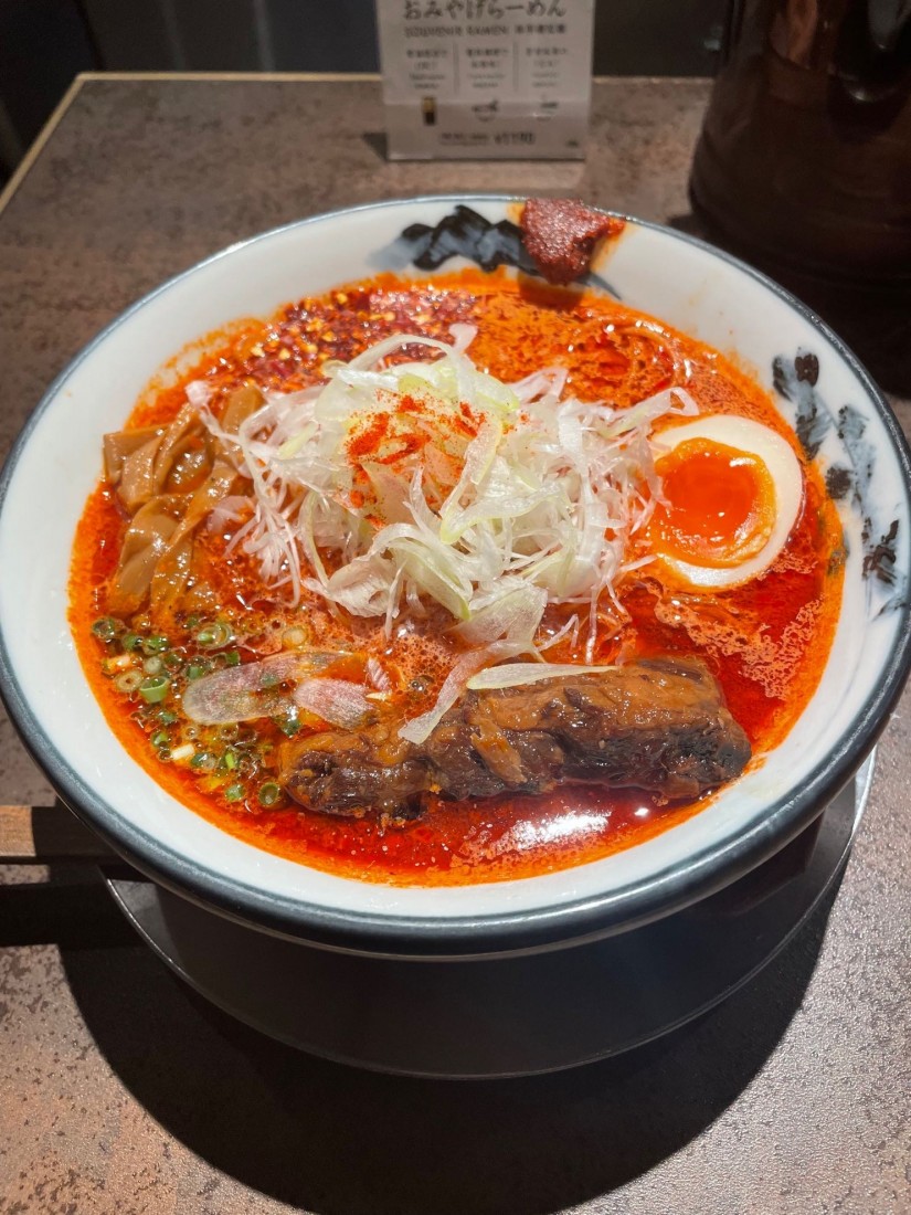 柚辛紅ラーメン 7丁目