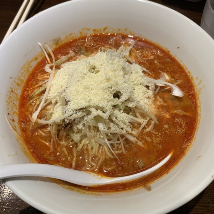 チーズ入りタンタン麺 辛い