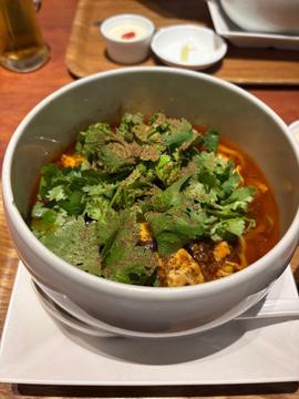 パクチー麻婆麺