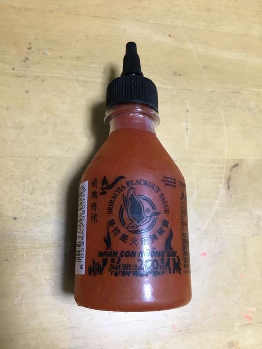 フラインググース 「シラチャー・チリソース(激辛ブラックアウト)」 激辛