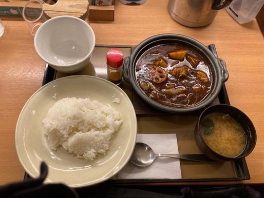 牛すじと野菜のカレー定食