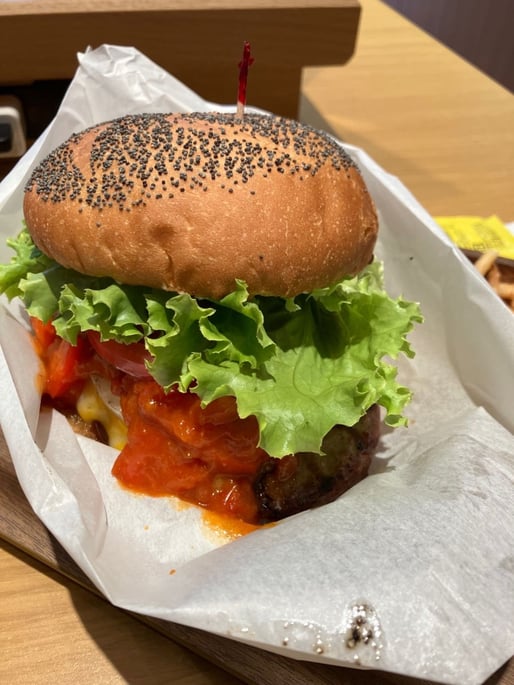 コルビージャックスパイシーバーガー