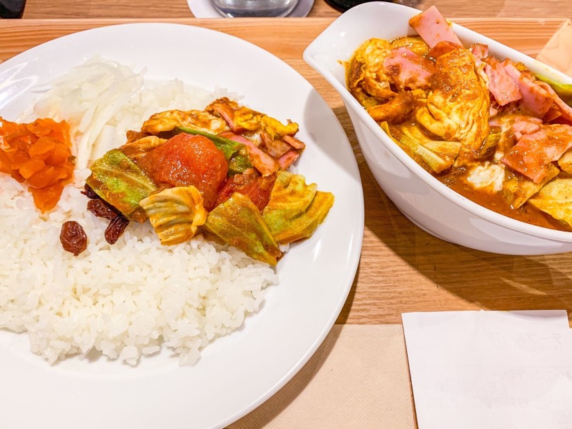 ベーコンエッグ野菜カレー ＋ トマト 37ホット