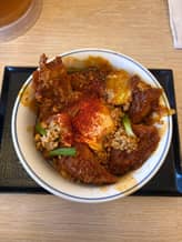赤辛カツ丼