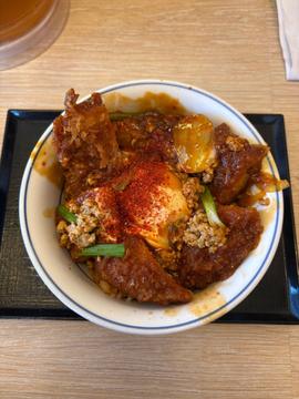 赤辛カツ丼